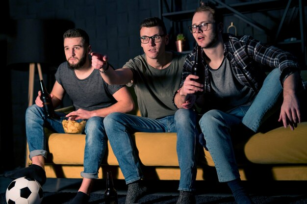 Enjoy Outdoor Football-Themed Parties with Friends