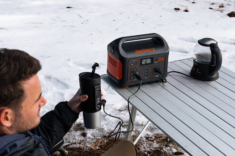 Jackery off-grid solar power station
