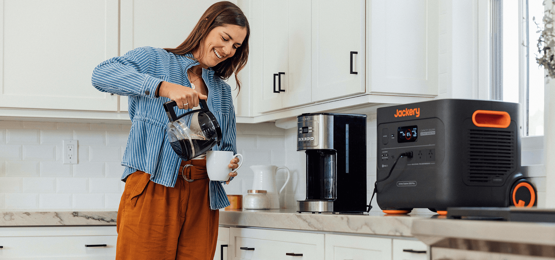 Jackery Explorer 2000 Plus-08